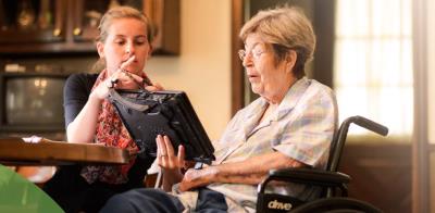 گفتار درمانی در منزل برای بزرگسالان