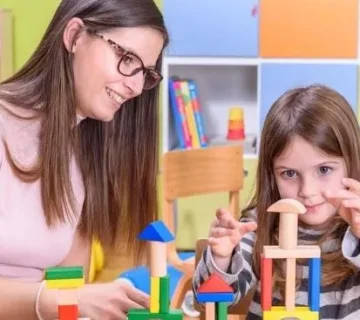 بازی درمانی کودکان بیش فعال