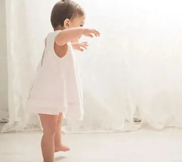 کاردرمانی برای ایستادن کودک