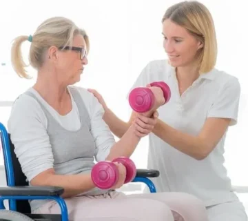 کاردرمانگر کیست ؟