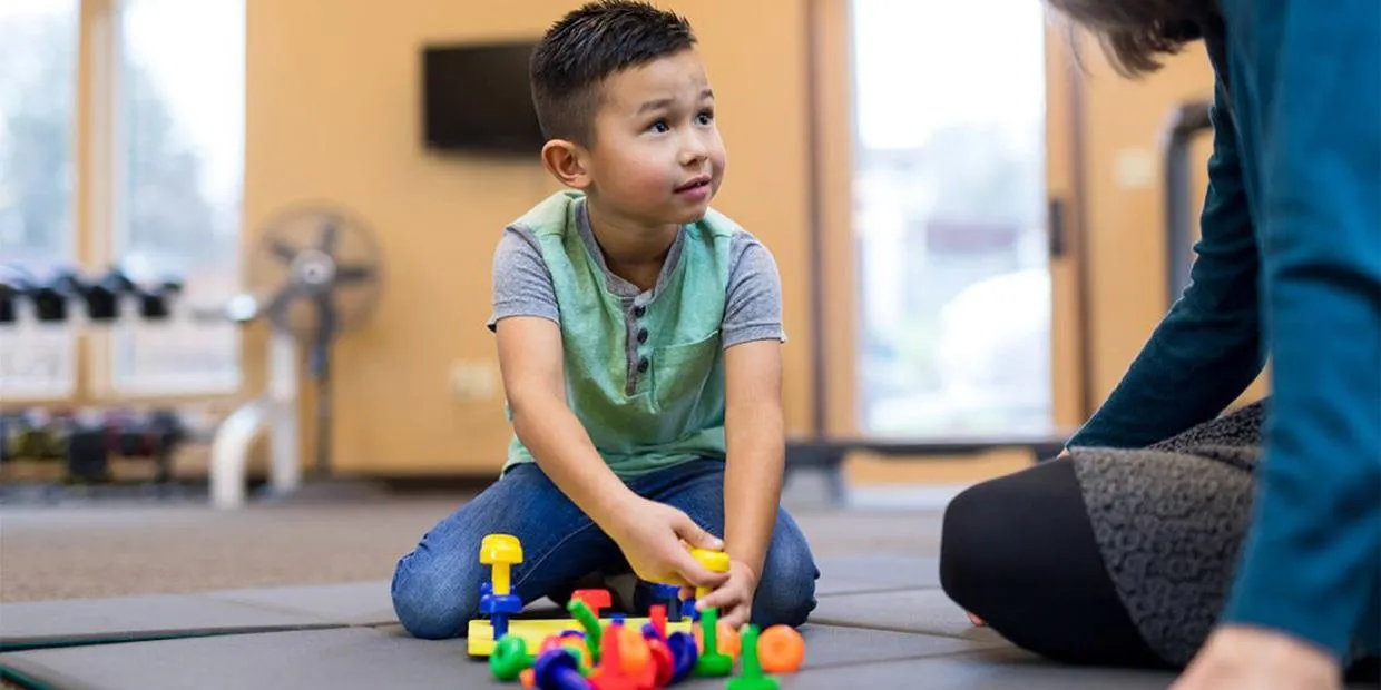 کاردرمانی بیماران اتیسم و بیش فعال