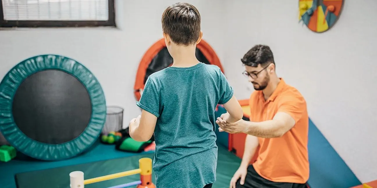 کاردرمانی در بهبود تعادل و هماهنگی بدن