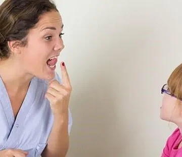 اختلالات وضوح صدا در کودکان + درمان با گفتار درمانی