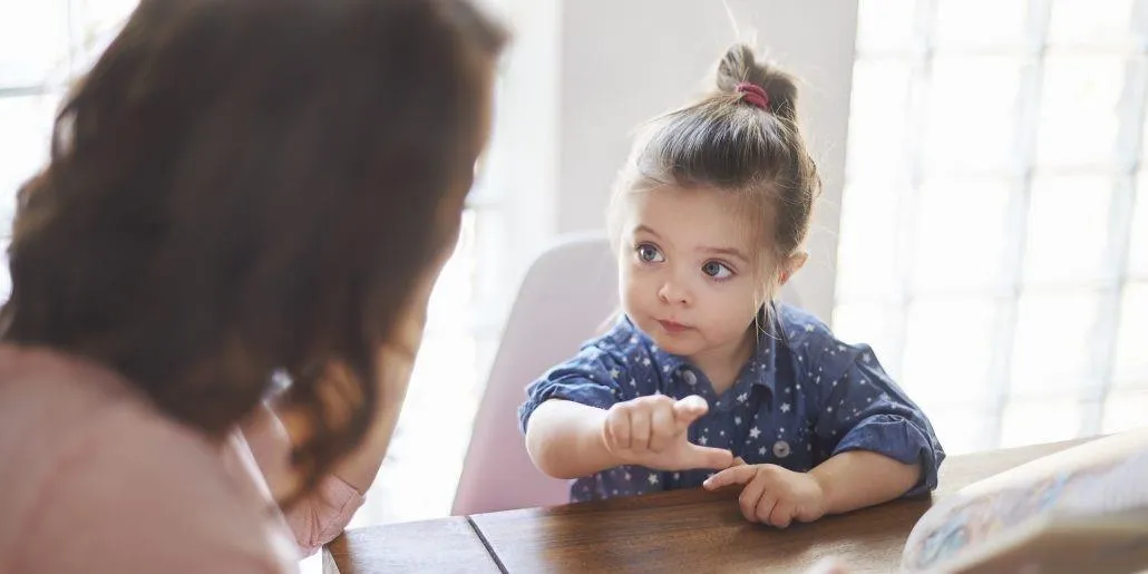 دوره گفتار درمانی کودکان چقدر است