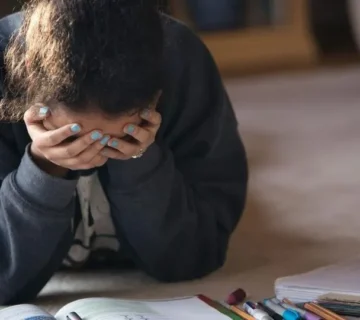 مقاومت و عدم انجام تکالیف در دوران دبستان