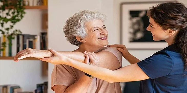 کاردرمانی سالمندان در منزل تهران