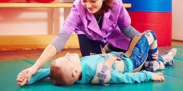 کاردرمانی کودک مبتلا به فلج مغزی