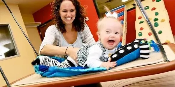 کاردرمانی کودکان سندرم داون